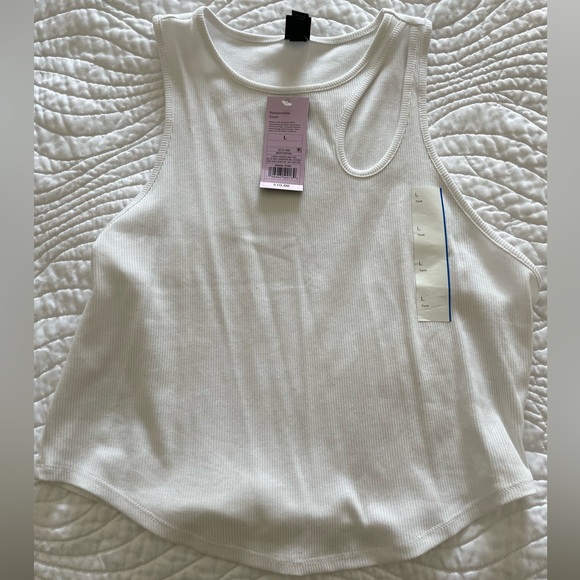 SOLD FINAL MARKDOWN‼️ Set of 3 cropped tank tops - Picture 3 of 4